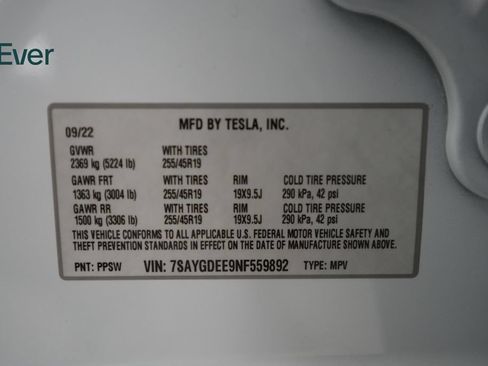 Used 2022 Tesla Model Y Long Range AWD/4WD image 26