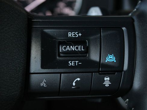 Used 2025 Nissan Rogue SV AWD/4WD image 25