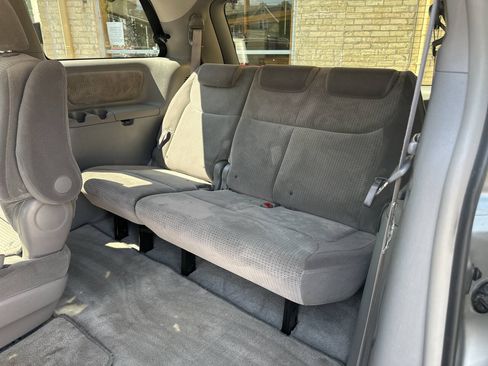 Used 2008 Toyota Sienna LE FWD image 9