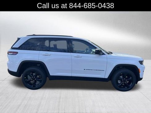 New 2025 Jeep Grand Cherokee Limited image 4