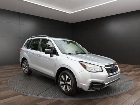 Used 2017 Subaru Forester 2.5i w/ Alloy Wheel Package AWD/4WD image 2