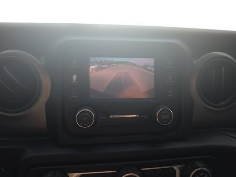 Used 2021 Jeep Wrangler Unlimited Sport AWD/4WD image 22