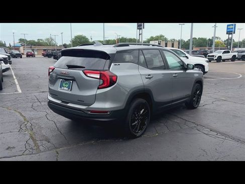 Used 2023 GMC Terrain SLE w/ Driver Convenience Package AWD/4WD image 8