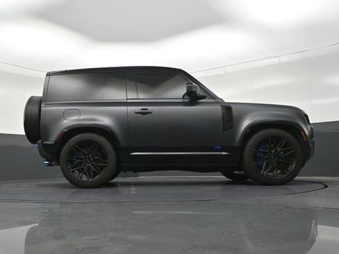 Used 2023 Land Rover Defender 90 V8 AWD/4WD image 27