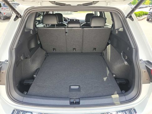 Used 2024 Volkswagen Tiguan SEL R-Line AWD/4WD image 29