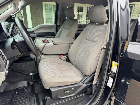 Used 2017 Ford F250 XLT w/ XLT Premium Package image 19