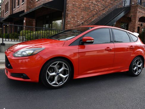 Used 2013 Ford Focus ST image 2
