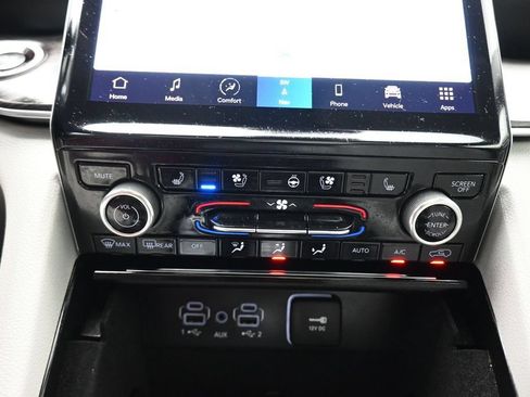 Used 2021 Jeep Grand Cherokee L Overland w/ MOPAR Finishing Package AWD/4WD image 27
