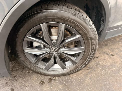 Used 2022 Volkswagen Tiguan SE w/ Panoramic Sunroof Package image 90