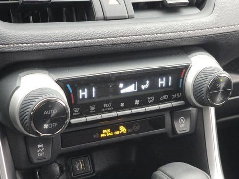 Used 2023 Toyota RAV4 XLE image 8