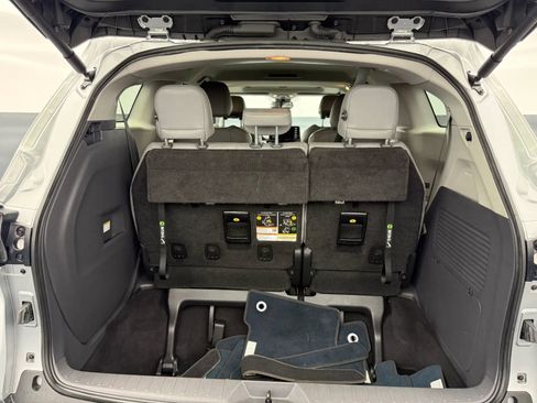 Used 2022 Toyota Sienna XLE AWD/4WD image 27