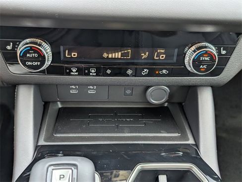 New 2025 Mitsubishi Outlander SE image 20