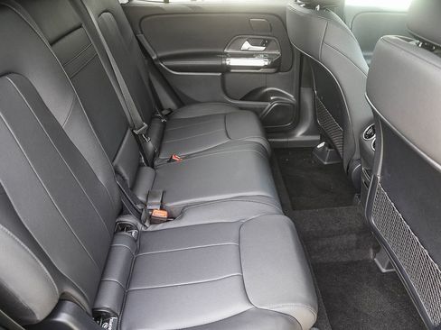 New 2026 Mercedes-Benz GLB 250 4MATIC image 16