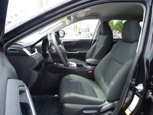 Certified 2025 Toyota RAV4 LE FWD image 18