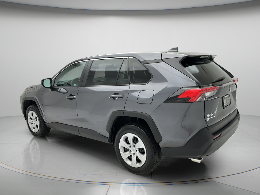 Used 2025 Toyota RAV4 LE AWD/4WD image 4