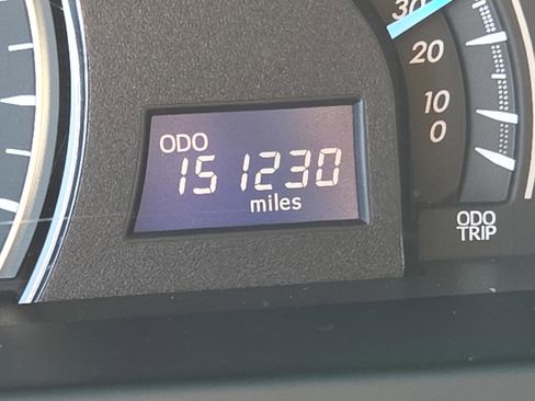 Used 2015 Toyota Camry LE image 21