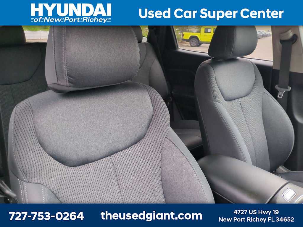 Certified 2022 Hyundai Santa Fe SE FWD image 6