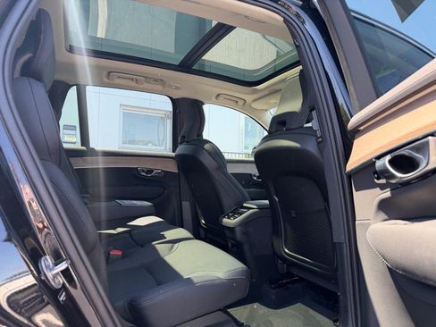 Certified 2025 Volvo XC90 B6 Plus AWD/4WD image 11