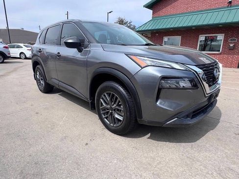 Used 2021 Nissan Rogue S image 3