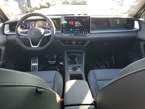 New 2026 Volkswagen Tiguan SE R-Line image 13