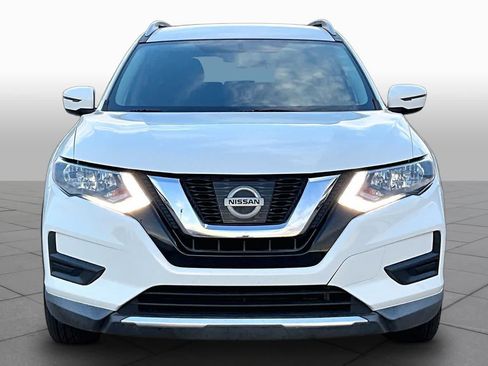 Used 2017 Nissan Rogue S w/ Appearance Package FWD image 4