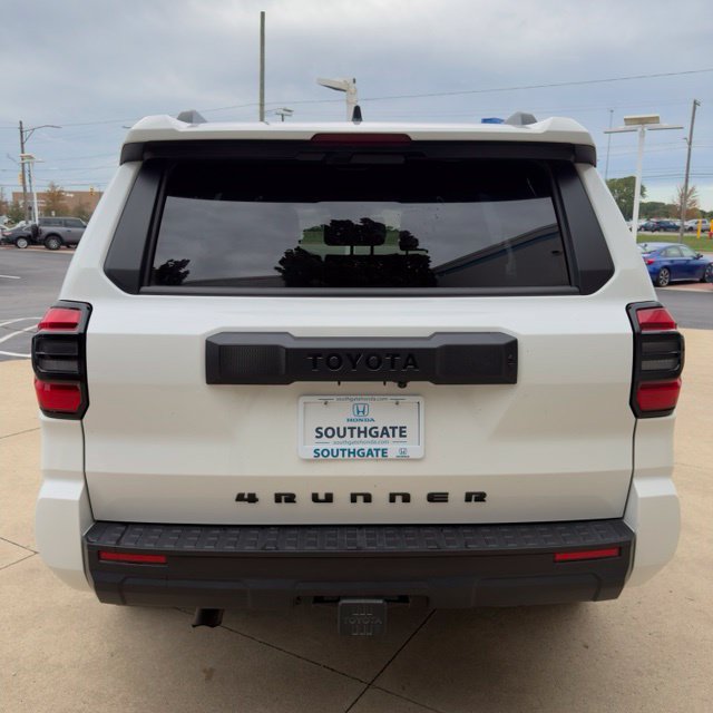 Used 2025 Toyota 4Runner SR5 AWD/4WD image 4