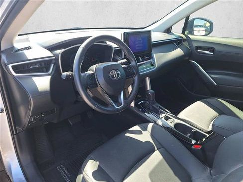 Certified 2023 Toyota Corolla Cross XLE w/ Convenience Package FWD image 9