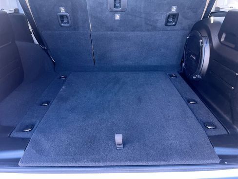 Used 2018 Jeep Wrangler Unlimited Sahara image 25