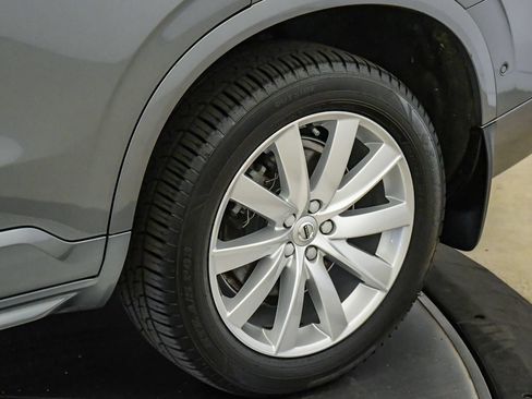 Used 2016 Volvo XC90 T6 Momentum w/ Momentum Plus Package AWD/4WD image 11