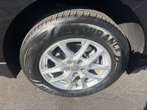 Used 2024 Chevrolet Equinox LT AWD/4WD image 10