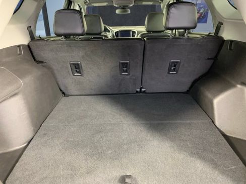 Used 2024 GMC Terrain SLT FWD image 10