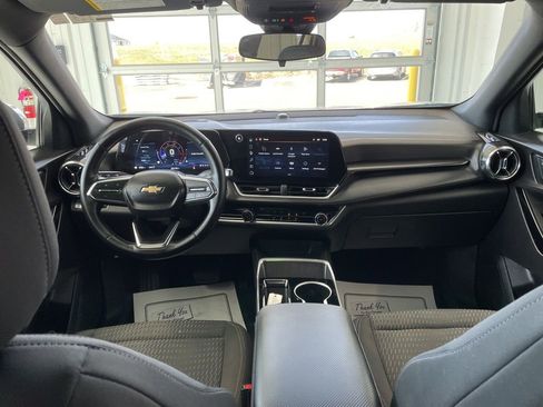 Used 2025 Chevrolet Equinox LT AWD/4WD image 19