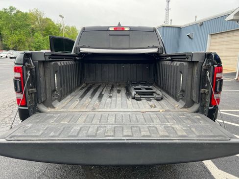 Used 2020 RAM 1500 Limited w/ Black Appearance Package AWD/4WD image 28