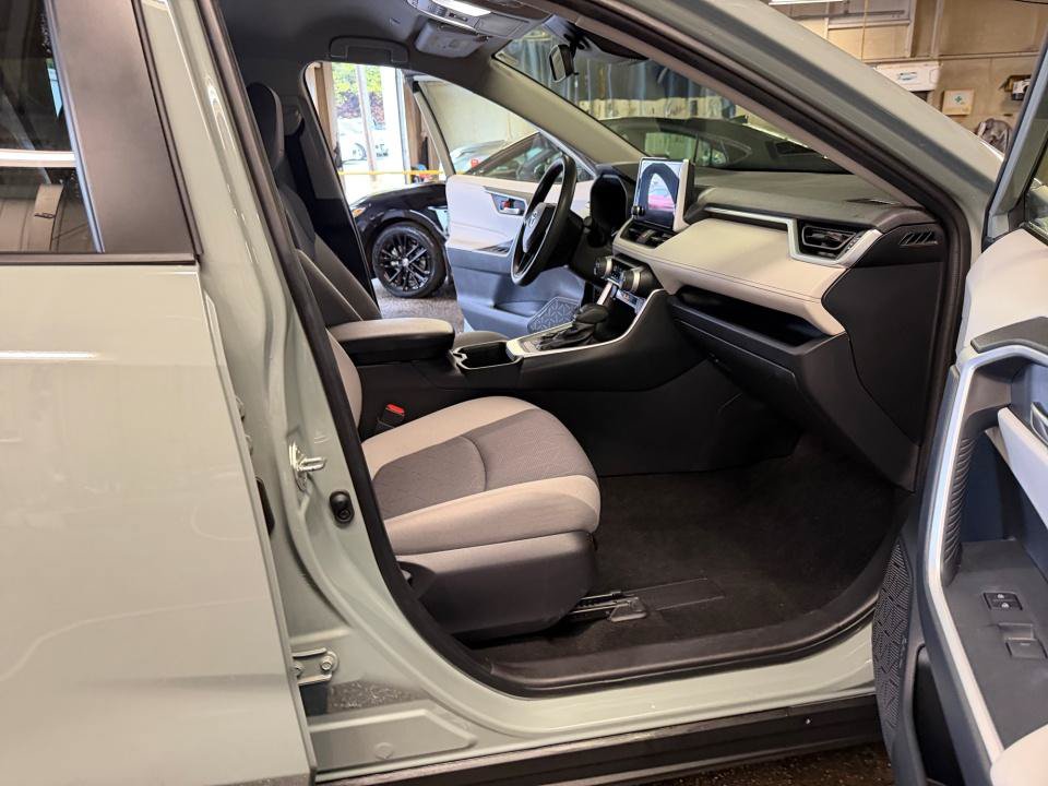 Certified 2023 Toyota RAV4 XLE AWD/4WD image 32
