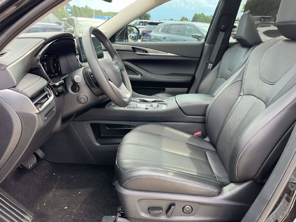 Used 2025 INFINITI QX60 Luxe FWD image 14