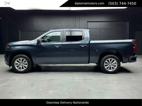 Used 2022 Chevrolet Silverado 1500 Custom image 3