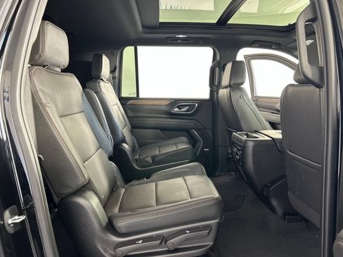 Used 2023 Chevrolet Suburban High Country w/ Premium Package 2 AWD/4WD image 26