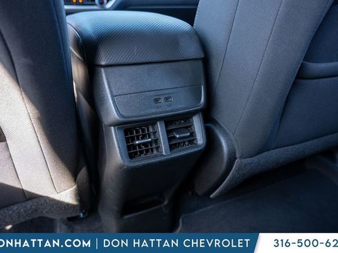 Used 2025 Chevrolet Equinox LT image 23