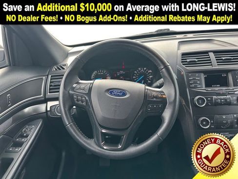 Used 2018 Ford Explorer XLT image 18