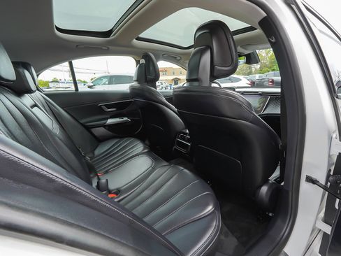 Used 2025 Mercedes-Benz E 350 4MATIC Sedan image 38