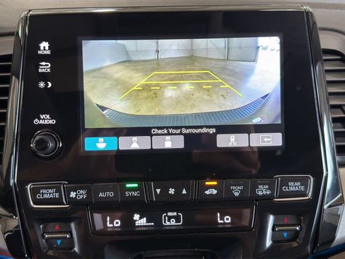 Used 2023 Honda Odyssey Touring image 5