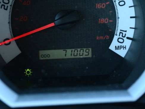 Used 2014 Toyota Tacoma PreRunner w/ SR5 Package image 20