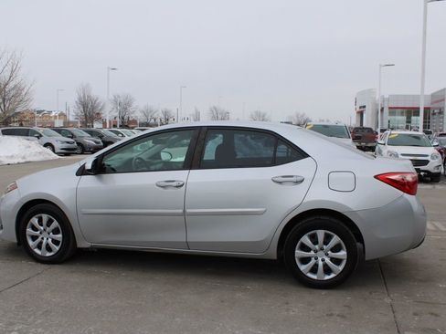 Used 2017 Toyota Corolla LE image 4