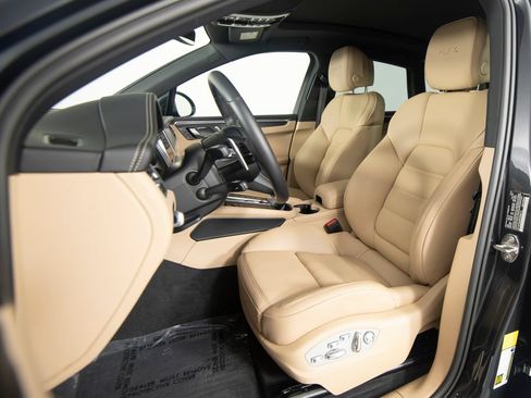 Certified 2024 Porsche Macan GTS AWD/4WD image 10