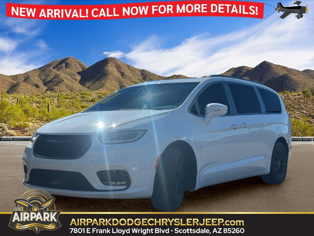 Used 2021 Chrysler Pacifica Touring-L w/ Uconnect Theater Family Group FWD image 1