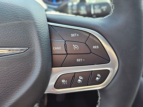 New 2026 Chrysler Pacifica Select image 16