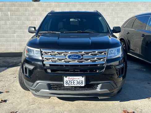 Used 2018 Ford Explorer XLT image 5