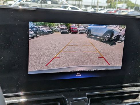 Used 2025 Chevrolet TrailBlazer LT AWD/4WD image 39