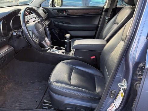 Used 2017 Subaru Outback 2.5i Limited image 2