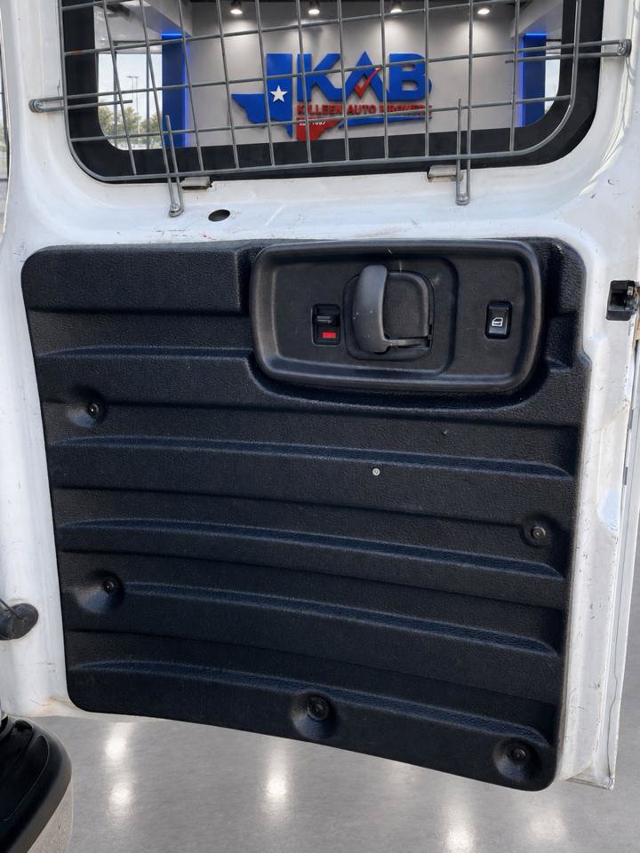 Used 2014 GMC Savana 2500 RWD image 16